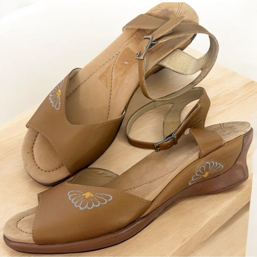 Dansko Retro Boho Tan Leather Sandals Size EU40 US 9.5 EUC Summer Comfort Nurse